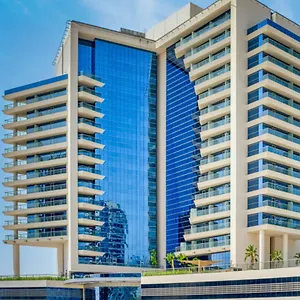 The First Collection Business Bay מלון