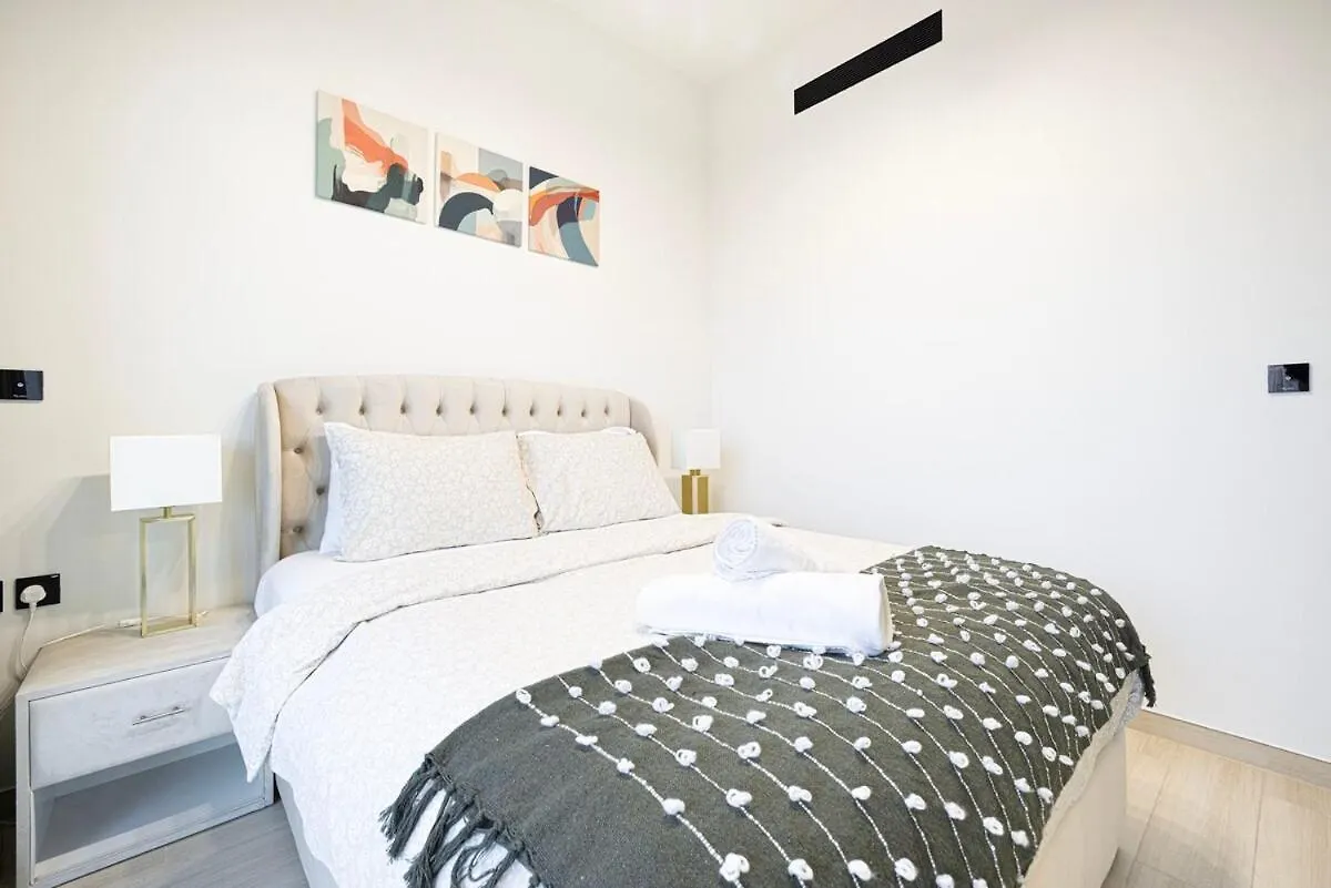 The Luxe Loft 17 2Bed Apt In Jvc Dubaj 0*,